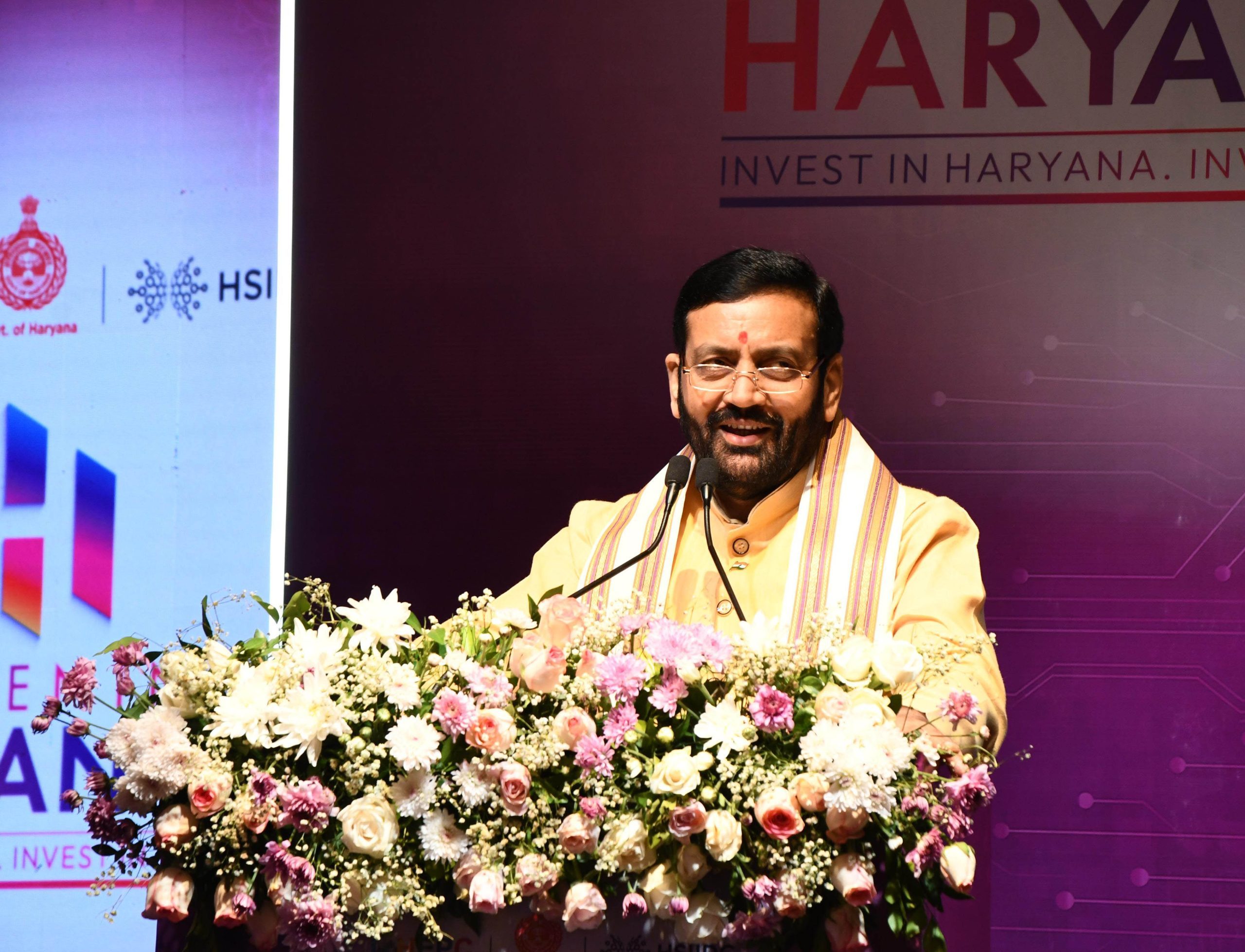 Chief Minister Addresses Business Leaders at Investor Roadshow in Gandhinagar