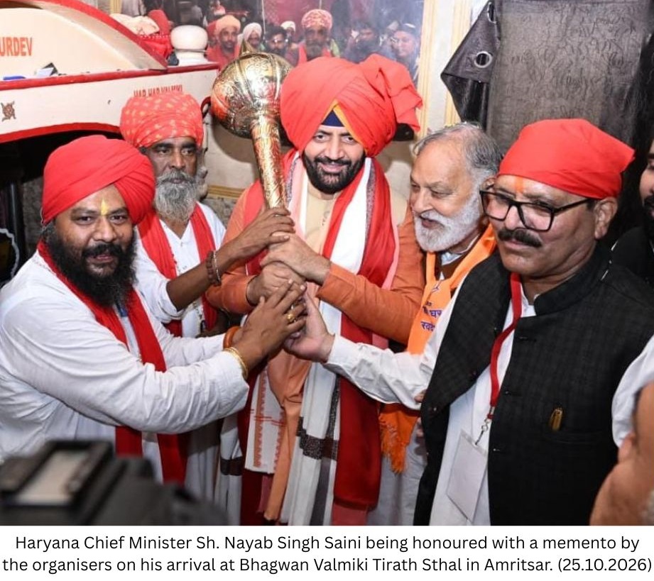 CM Receives a Warm Welcome at the Tirath Sthal, Distributes Tricycles to Beneficiaries